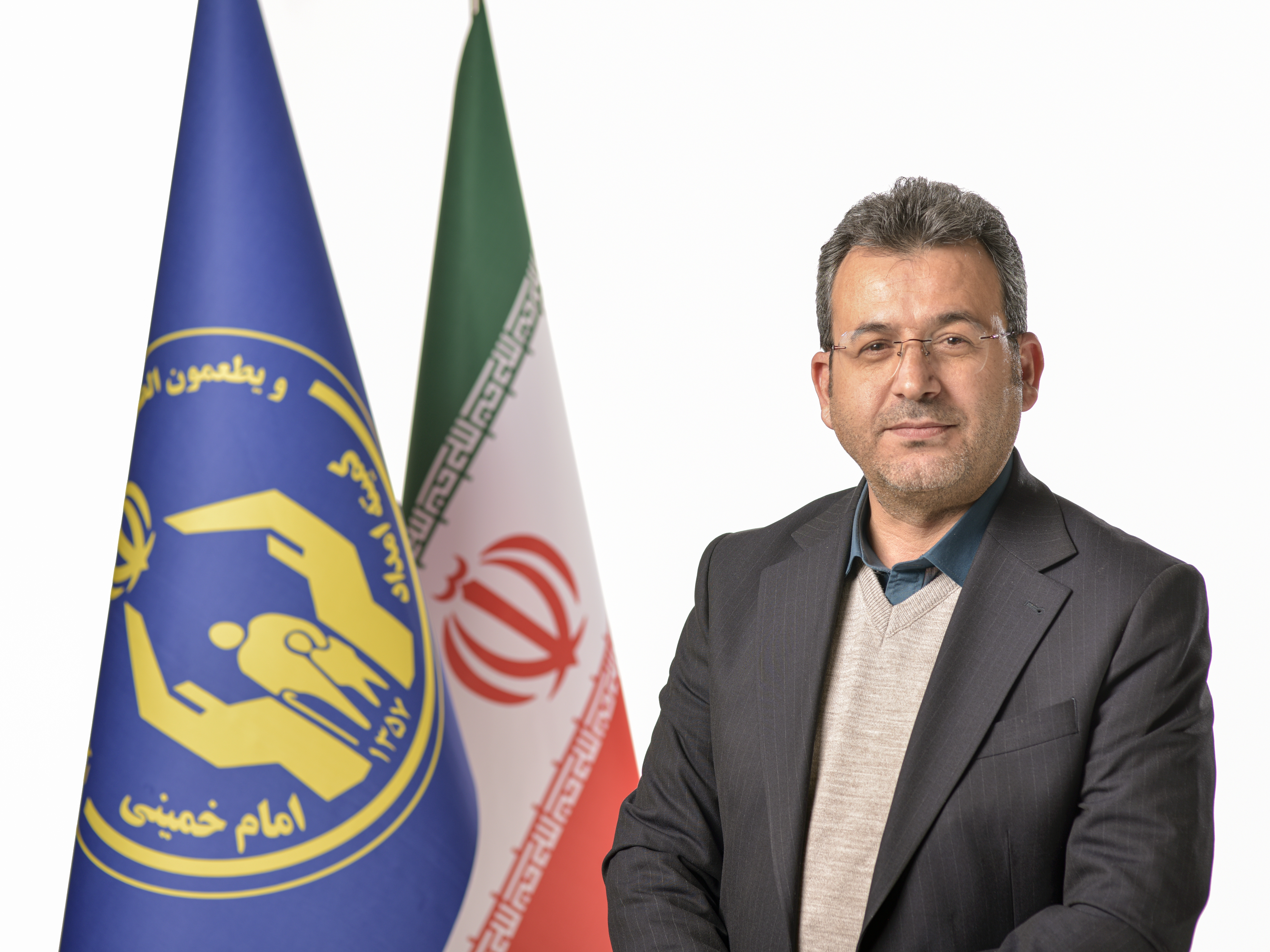 مشارکت مددجویان گرگانی در تولید پرچم ایران